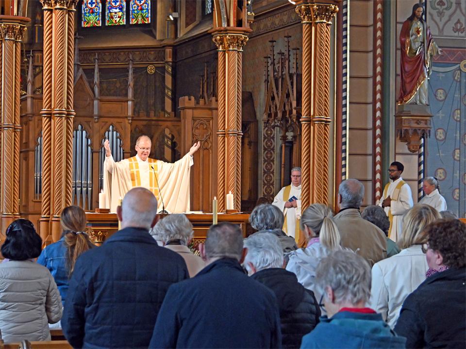 14 Erster Gottesdienst Pius Troxler