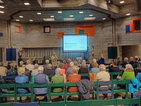 Krieg zwischen Kirche und Pazifismus